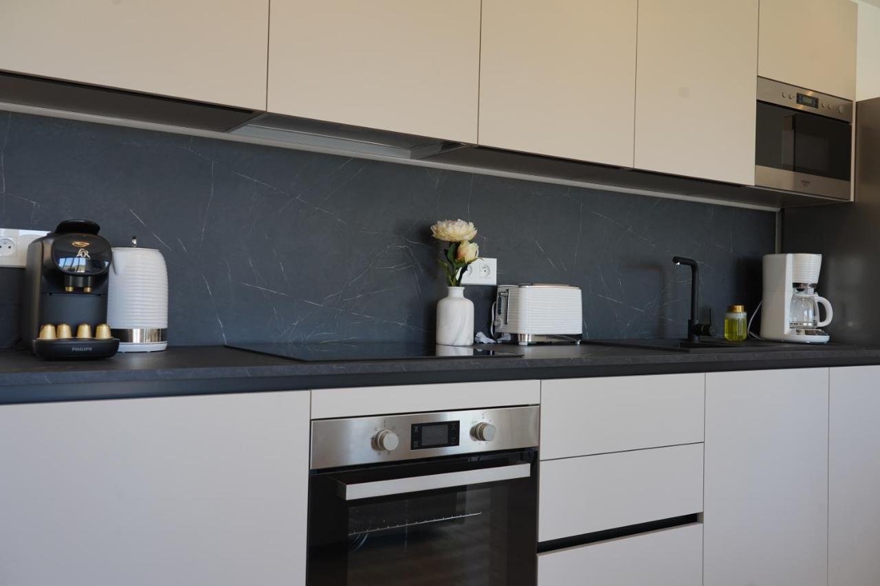 Monaco - Beautiful 6-8 People Apartment